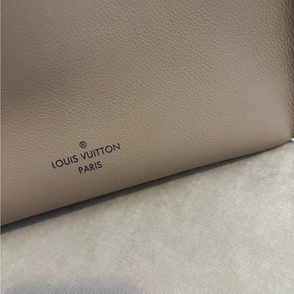 Louis Vuitton Tuffetage On My Side MM Cream and Tan Satchel - Picture 4 of 14